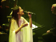 Judit Neddermann s’enlaira a l’Auditori de Girona al costat de la GIO Symphonia per celebrar els 10 anys de carrera