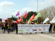 Més de 4.000 docents es manifesten a Girona clamant contra “l’acord de traïció per tancar en fals el conflicte”