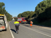 El conductor d’un turisme mor en un xoc frontal amb un camió de Bombers que tornava d’un servei a Cassà de la Selva