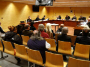 L’Audiència de Girona jutja dotze acusats d’integrar un grup criminal dedicat al “cobrament fraudulent” de xecs en bancs